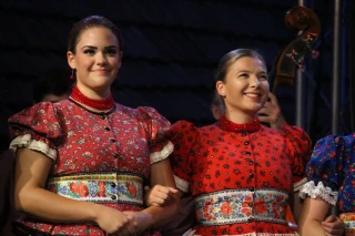  A Matyó Táncegyüttes tagjai 